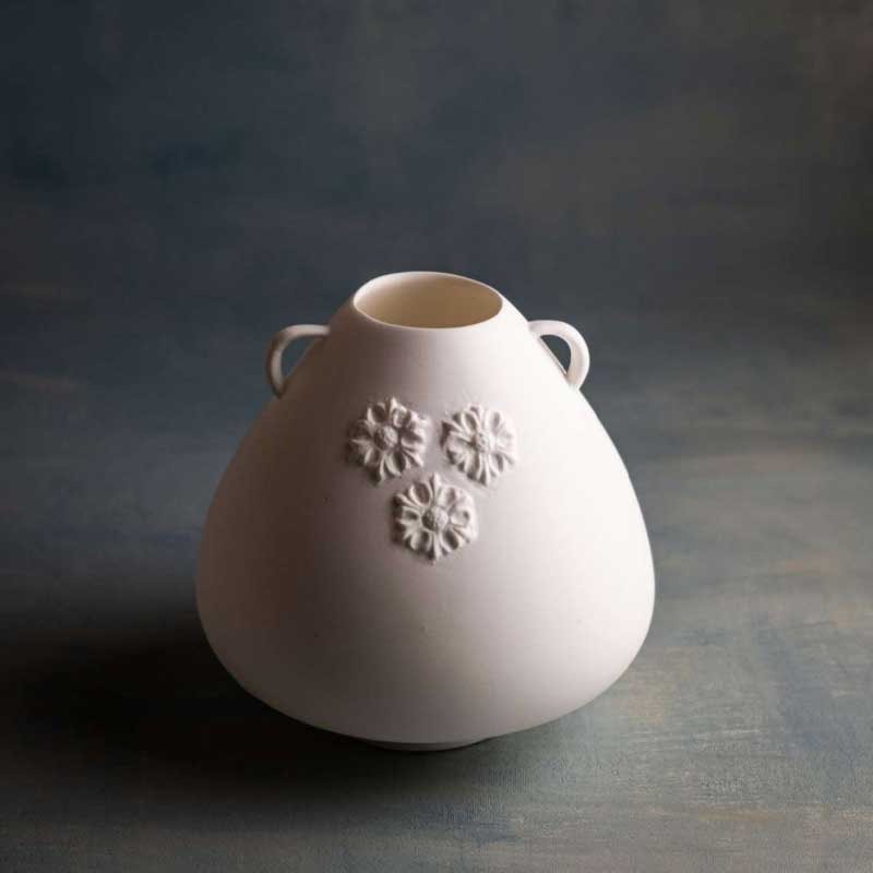 HEIMAT Vase – Bone China with Cornflower Relief