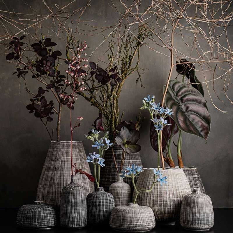 Flower pot COCOON line L black
