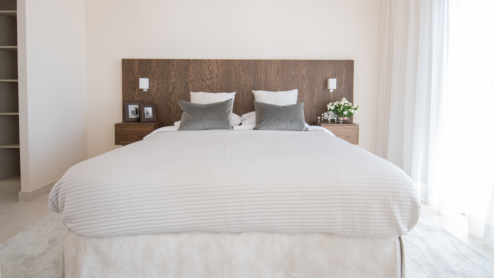 Modern bedroom
